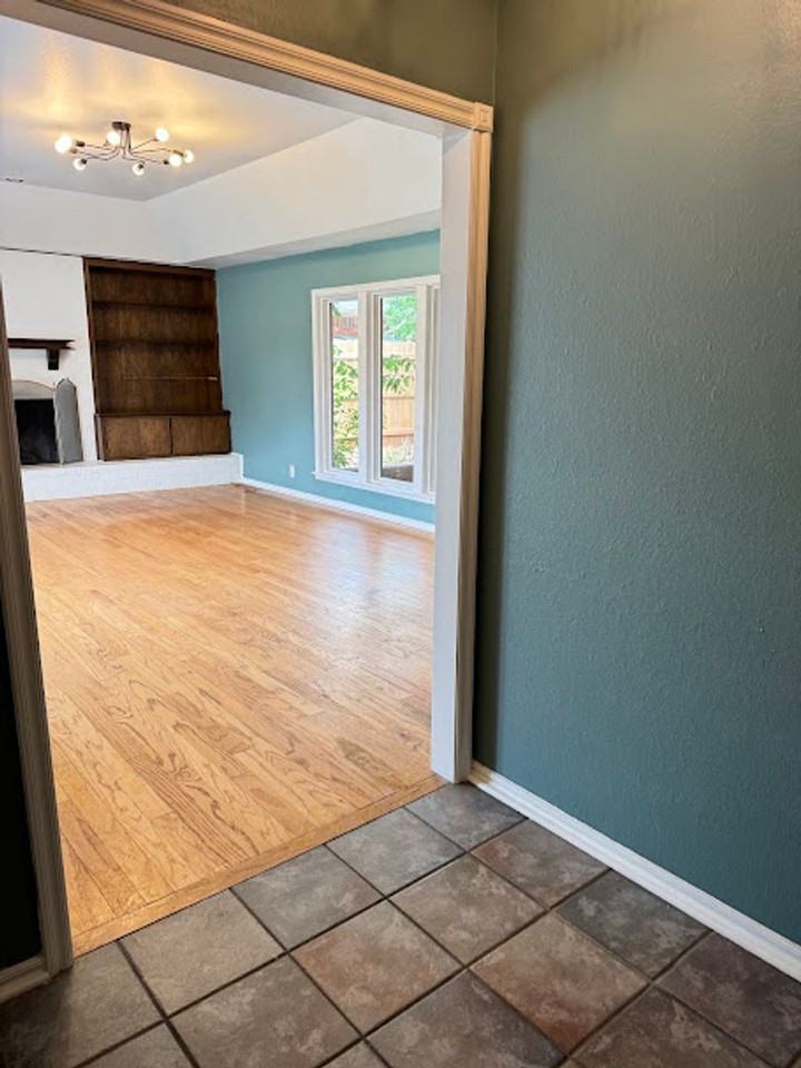 512 Harding Pl - Photo 3 of 18