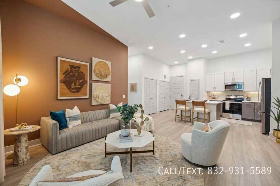 4601 N Main St #ASH - Photo 2 of 12