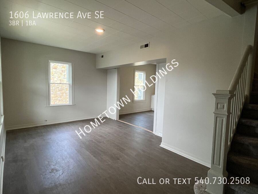 1606 Lawrence Ave Se - Photo 3 of 11