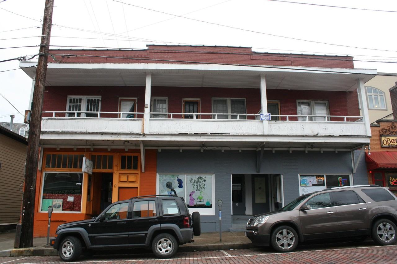 9 West State Uptown Apartments - Photo 3 of 13