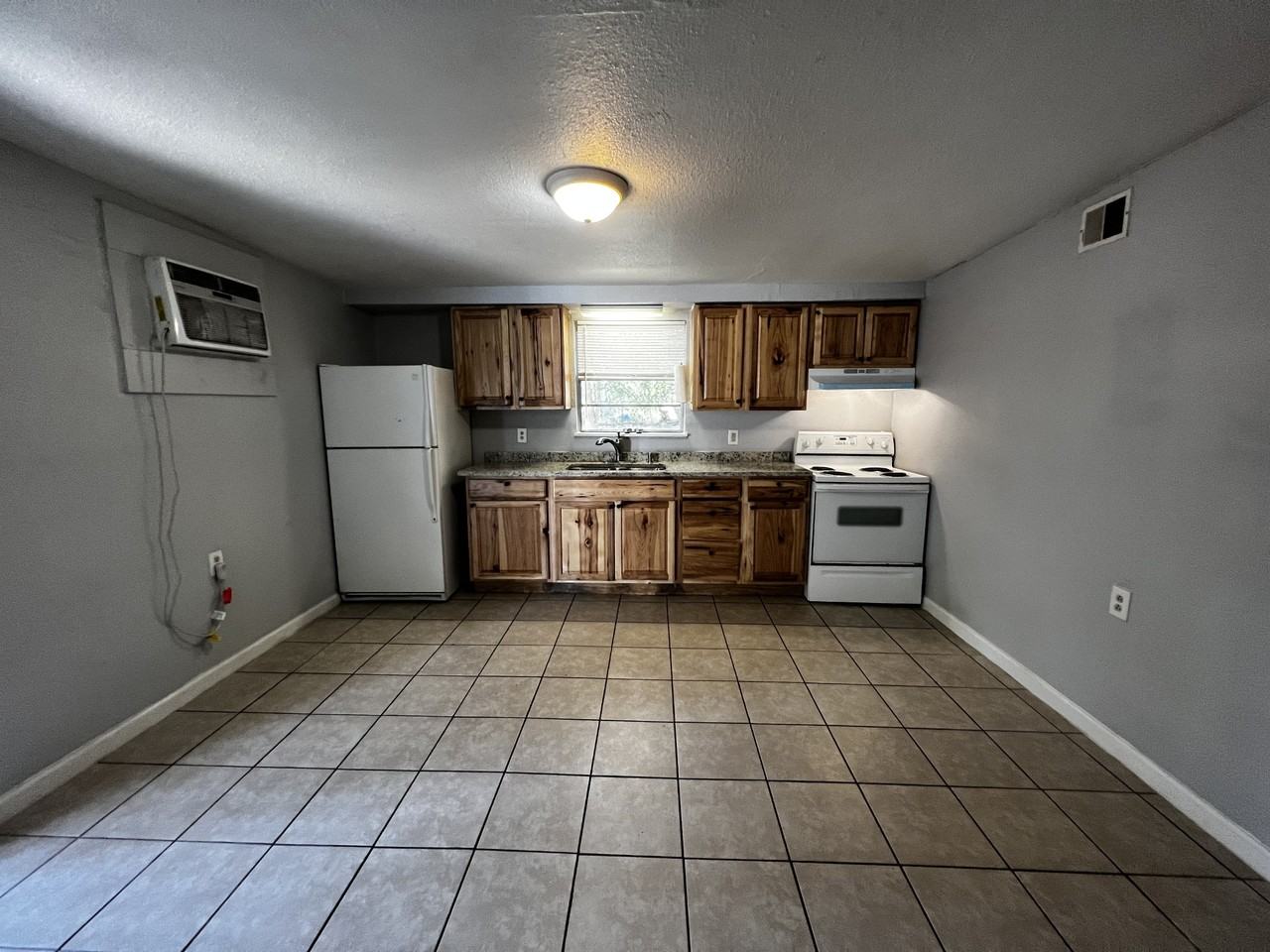 Hackberry Duplxes - Photo 3 of 6