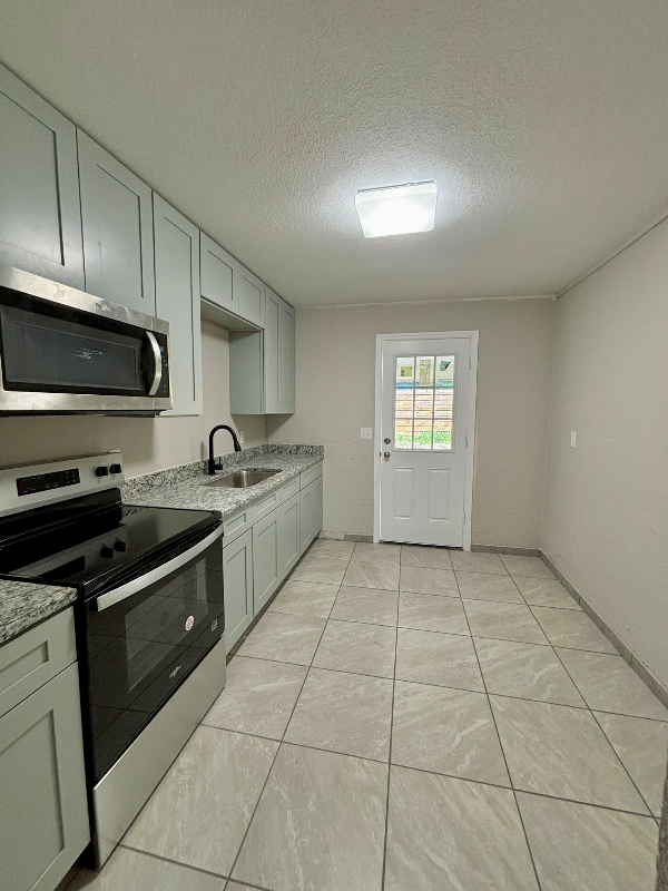 1007 37th St Nw #1 - Photo 7 of 16