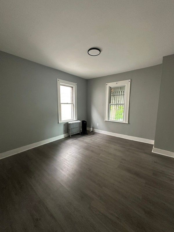 1035 Morris St - Photo 3 of 9