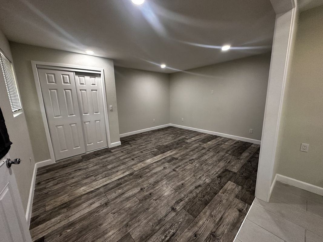 2217 W Elder Ave - Photo 2 of 9