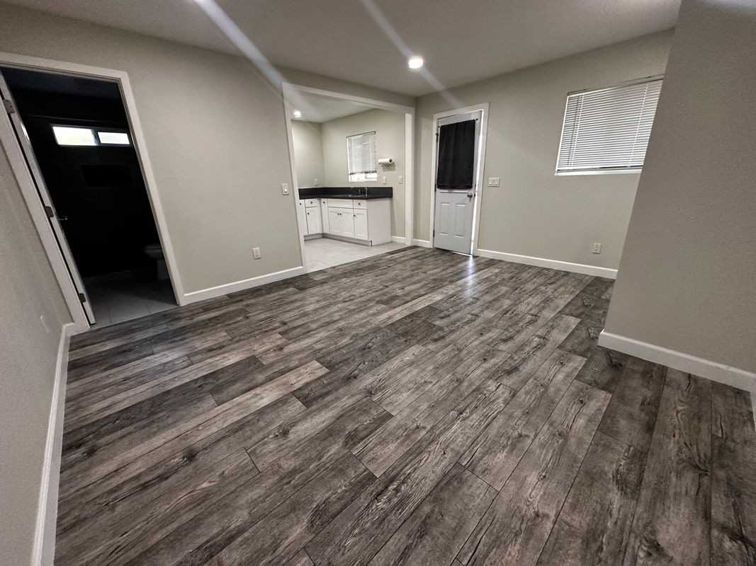 2217 W Elder Ave - Photo 3 of 9