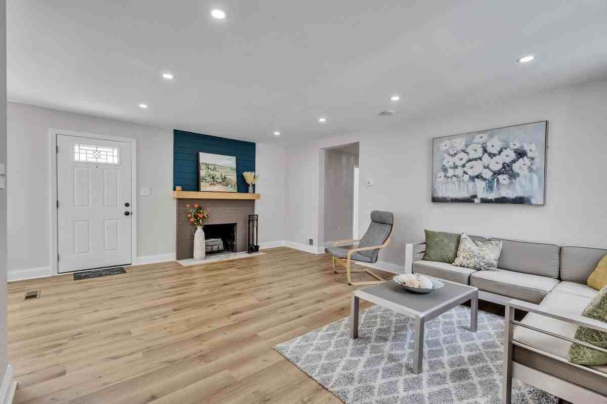 6202 Inwood St - Photo 2 of 21