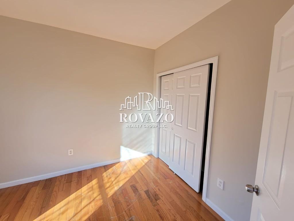 94 11th Ave W #3 - Photo 5 of 8