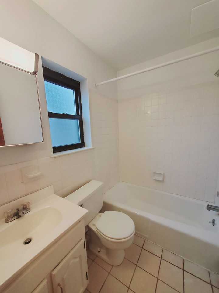 28 Belltown Rd #E - Photo 4 of 5