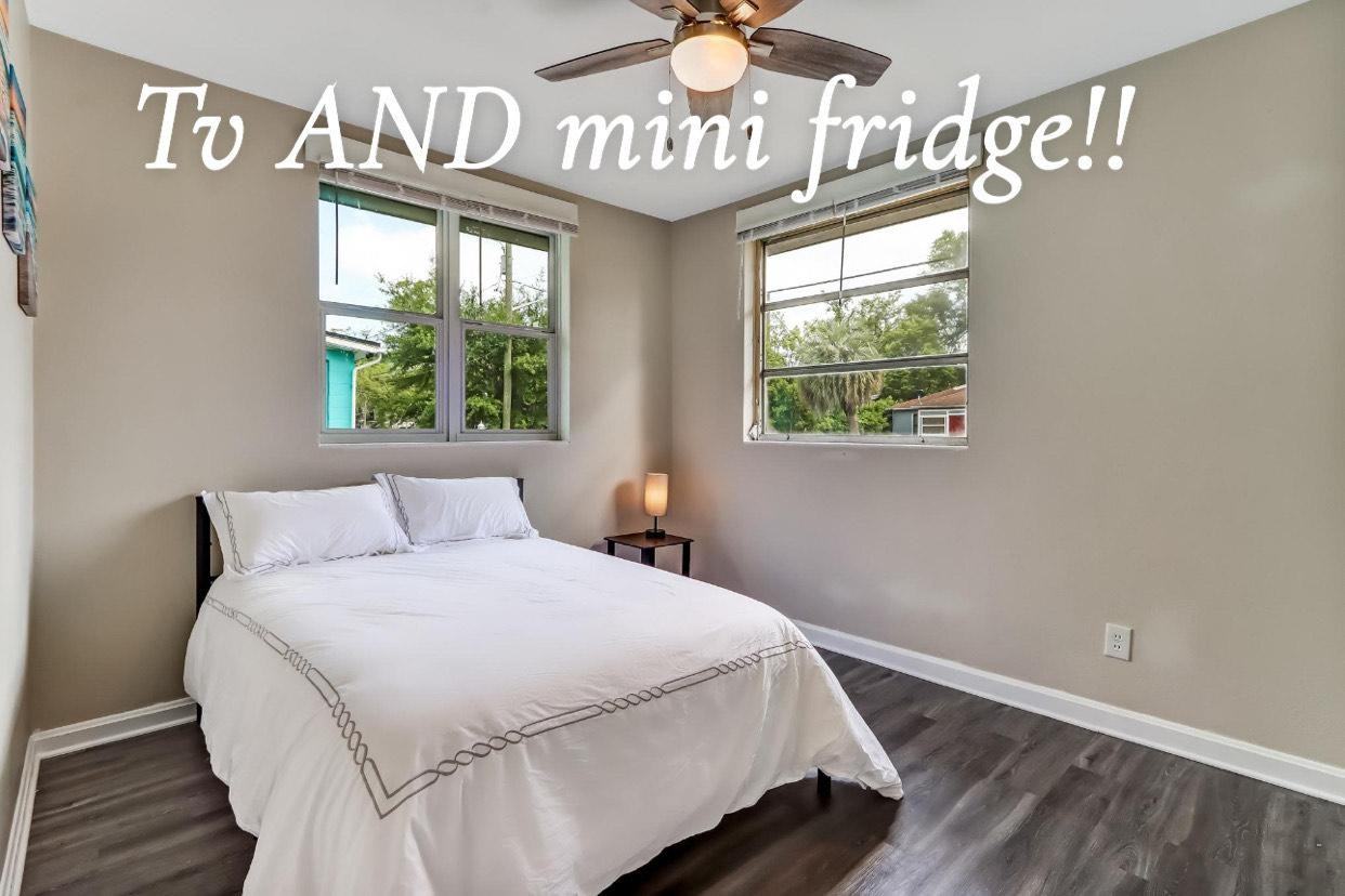 W 11th St - Photo 6 of 8