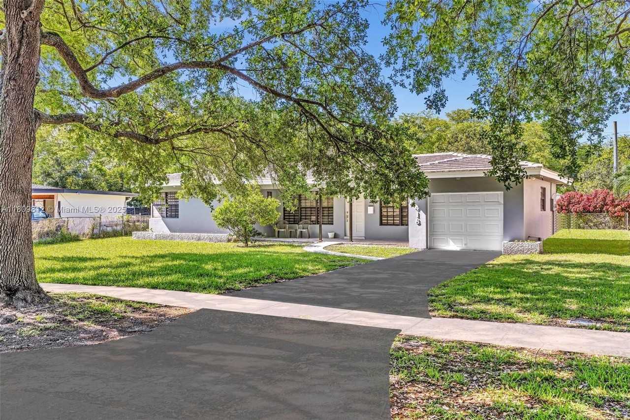 418 S 57th Way - Photo 3 of 8