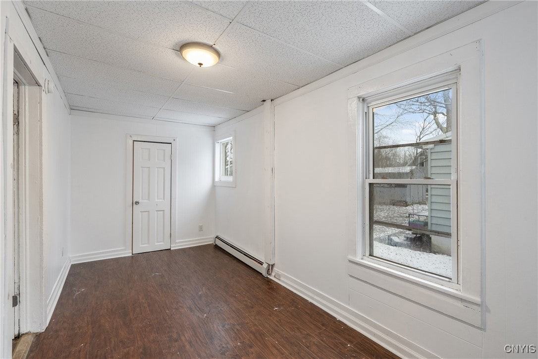 262 W 4th St S - Photo 5 of 15