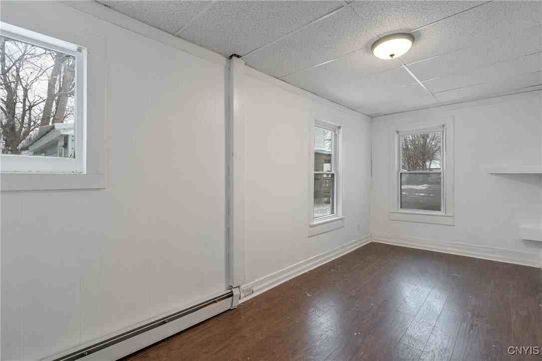 262 W 4th St S - Photo 6 of 15