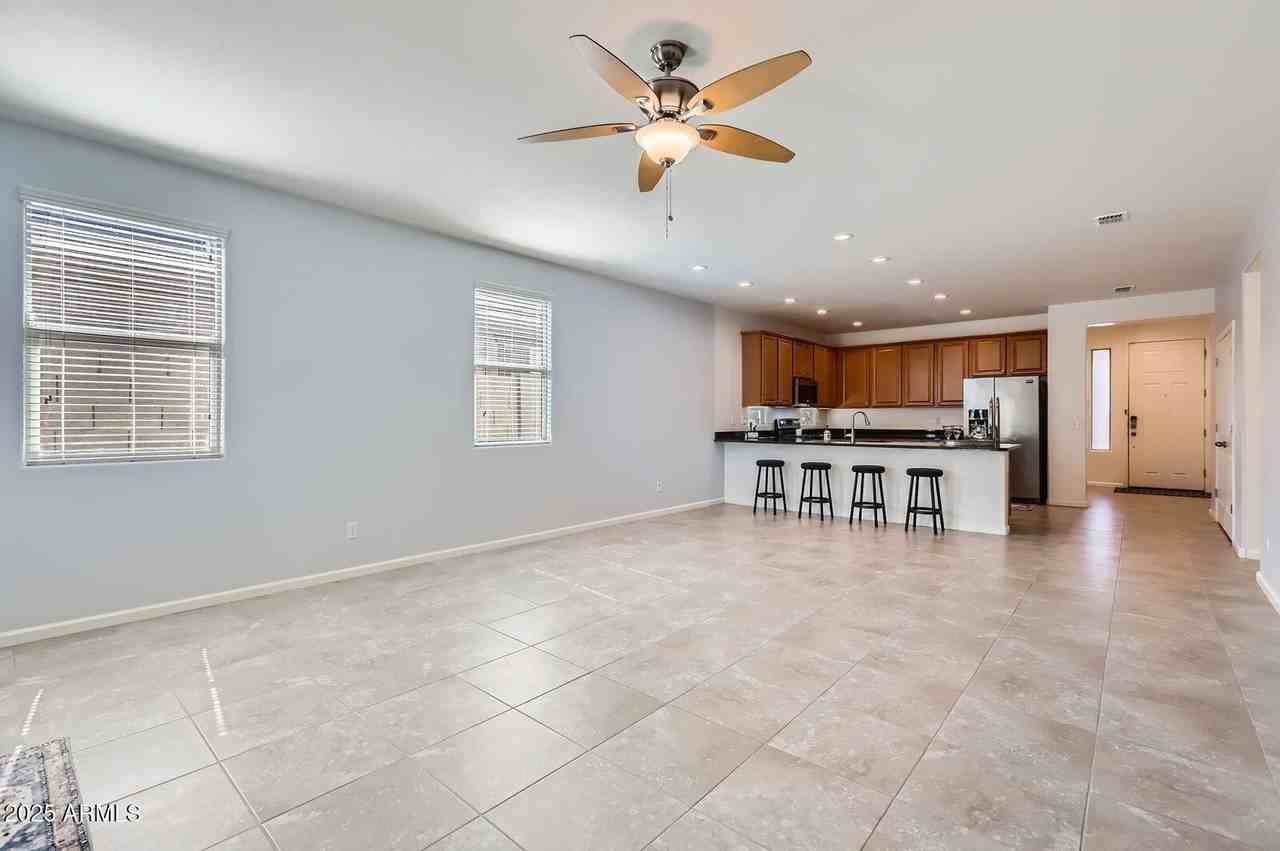 7614 W Fetlock Trl - Photo 5 of 26