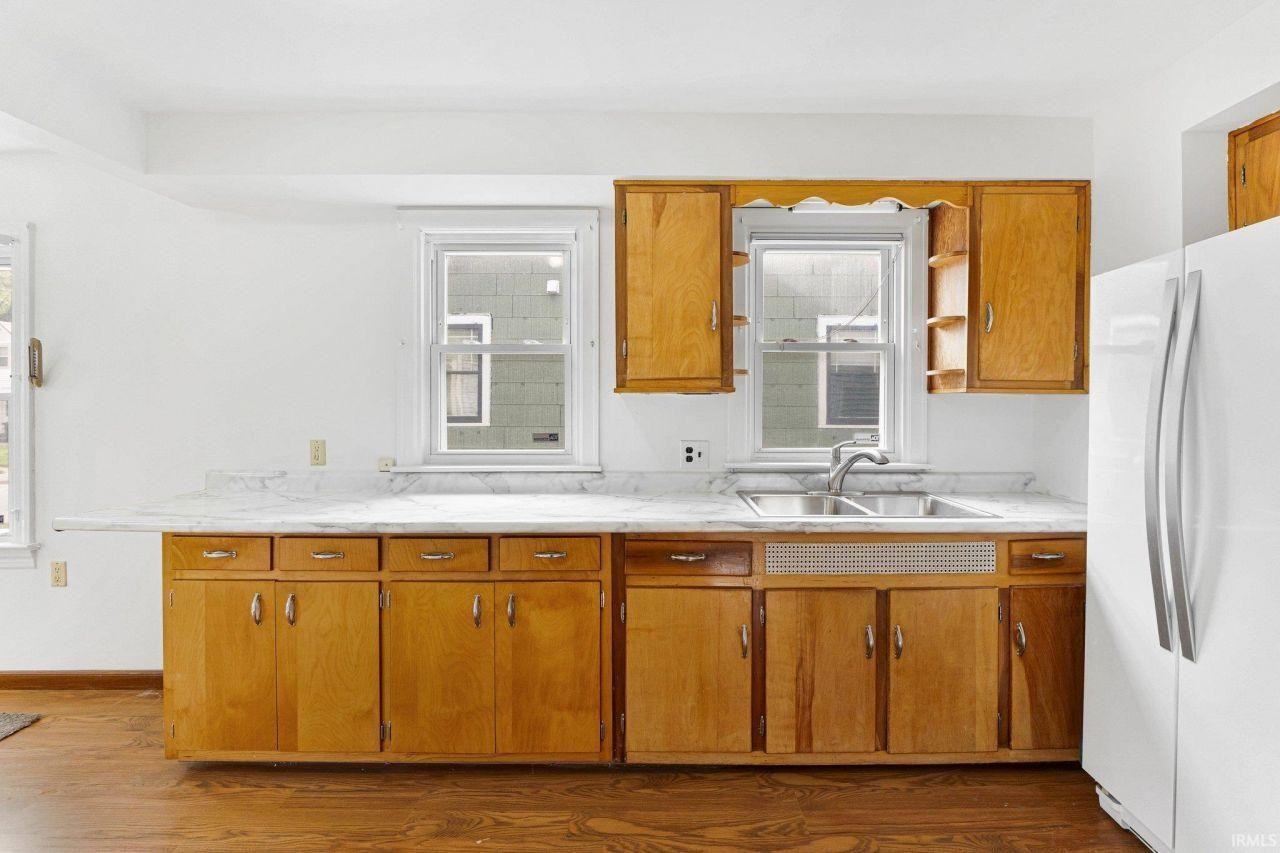 470 Charlotte Ave - Photo 6 of 36