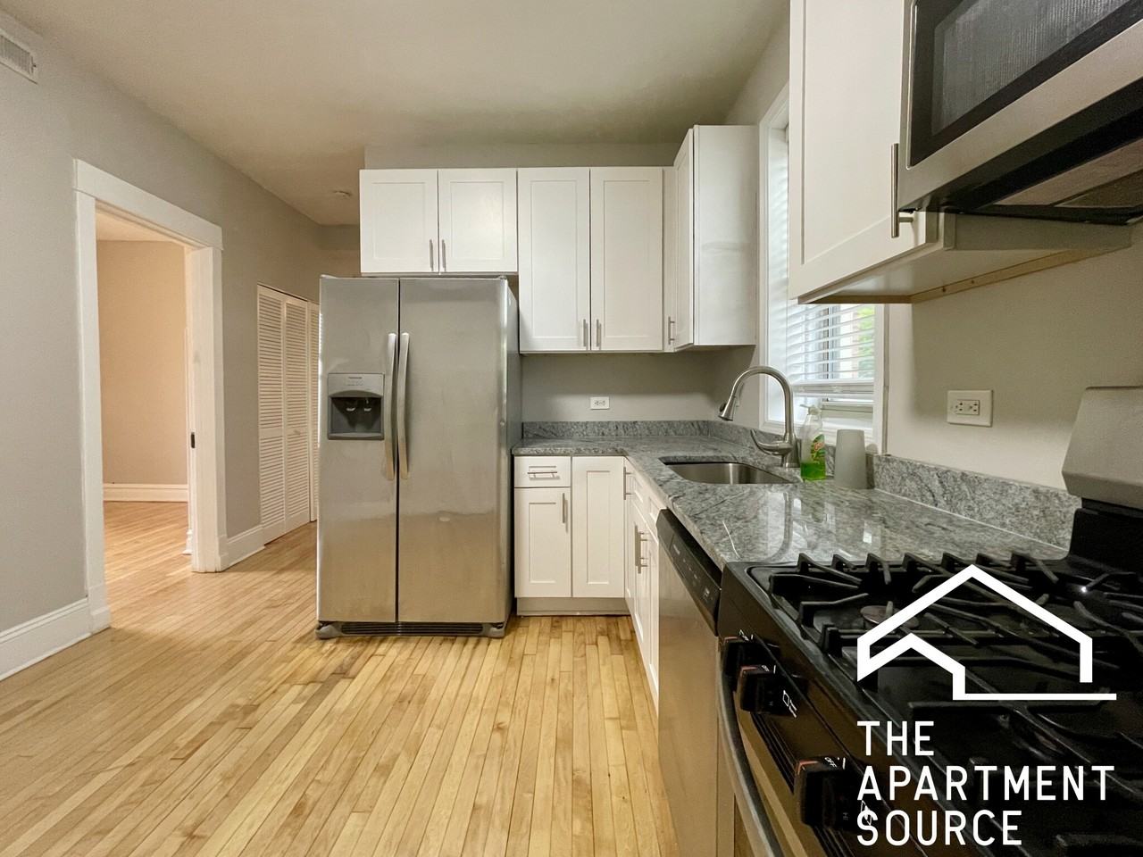 2515 N Kilbourn Ave #1R - Photo 2 of 10