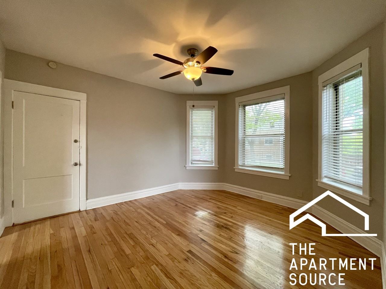 2515 N Kilbourn Ave #1R - Photo 3 of 10