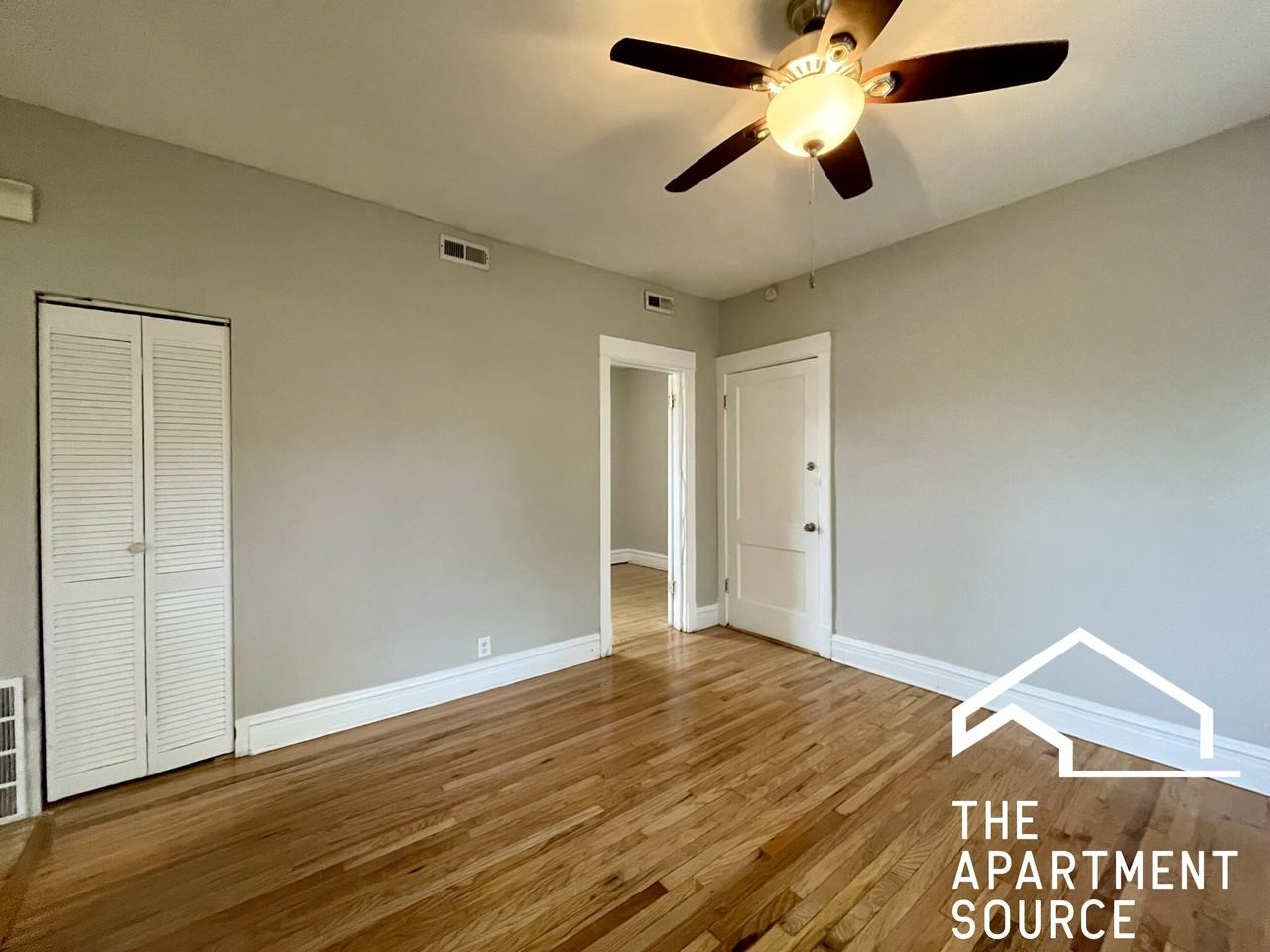 2515 N Kilbourn Ave #1R - Photo 4 of 10