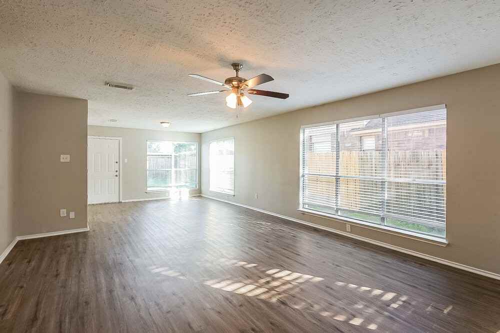 1909 Wildwood Ridge Dr - Photo 4 of 17