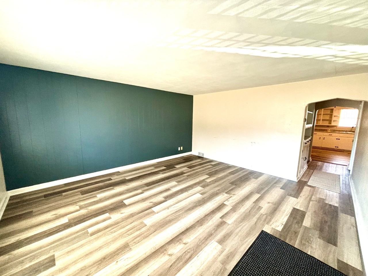 919 Nightingale St - Photo 3 of 16