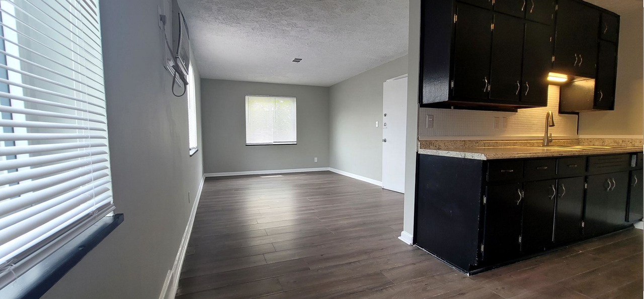 127 Scott Ave #6 - Photo 2 of 14