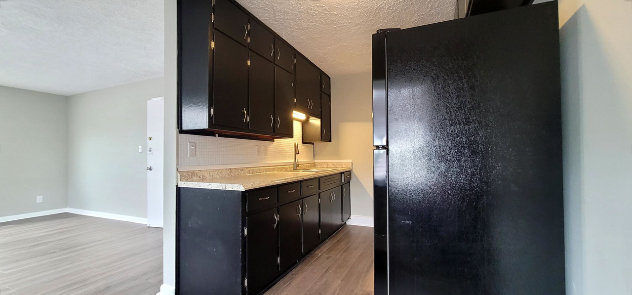 127 Scott Ave #6 - Photo 4 of 14