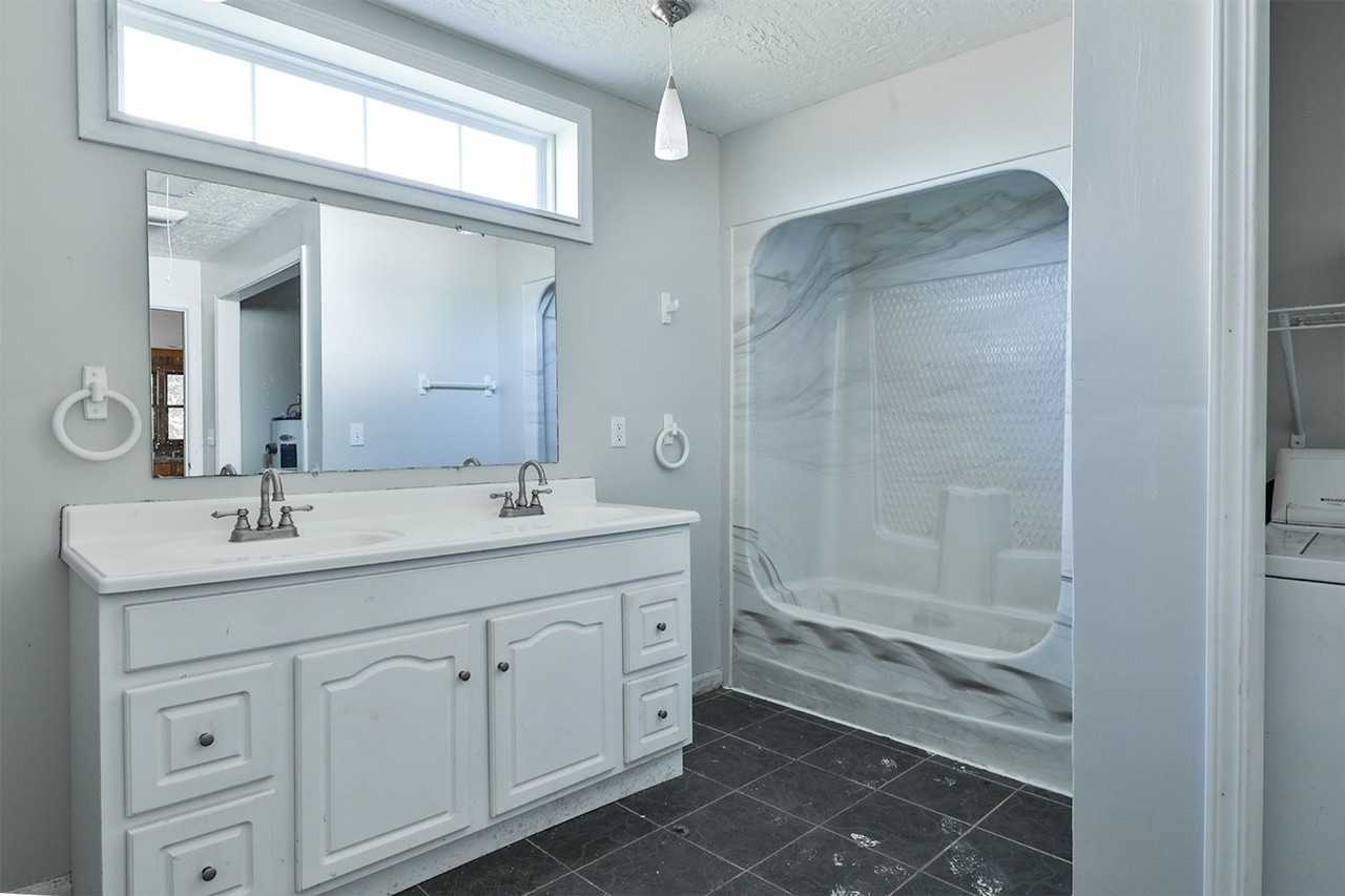 212 Church St - Photo 6 of 11