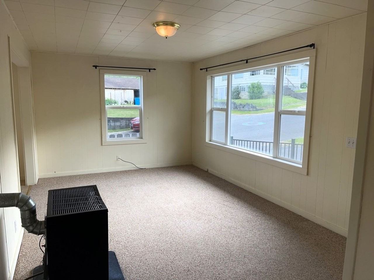 180 Birch St - Photo 2 of 19