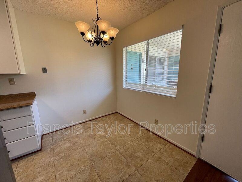 355 Idaho Ave #7 - Photo 5 of 12