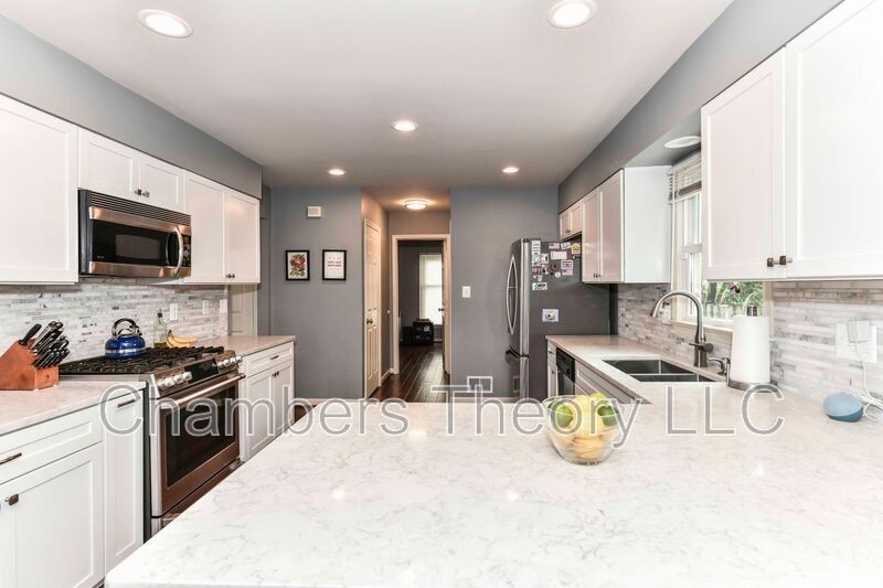 4779 25th St N - Photo 2 of 29