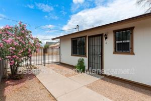 featured image of 1324 E Taylor St #4