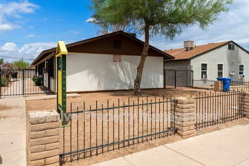 1324 E Taylor St #4 - Photo 4 of 17
