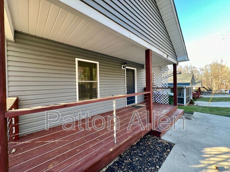 19 Chapel Park Pl - Photo 2 of 35