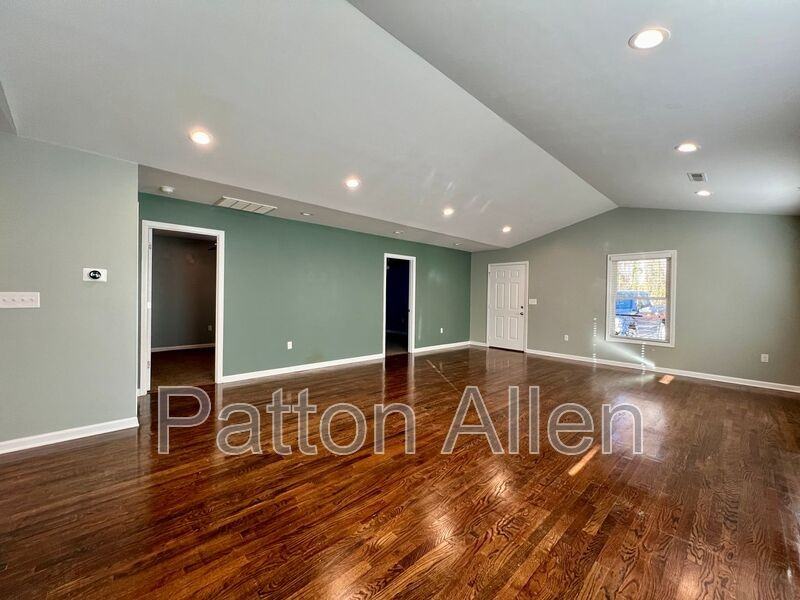 19 Chapel Park Pl - Photo 3 of 35