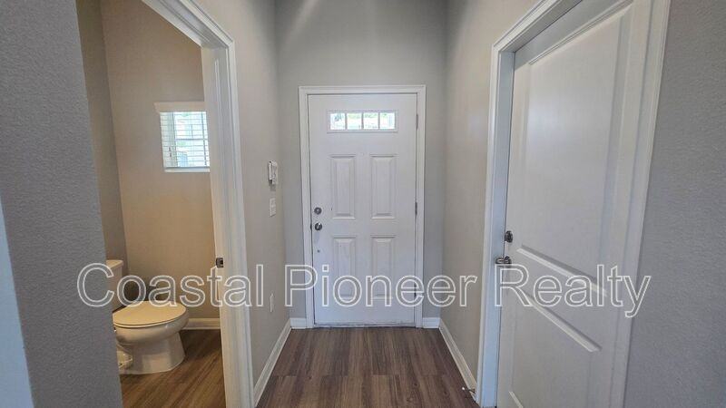 2203 E 23rd Ave - Photo 4 of 34