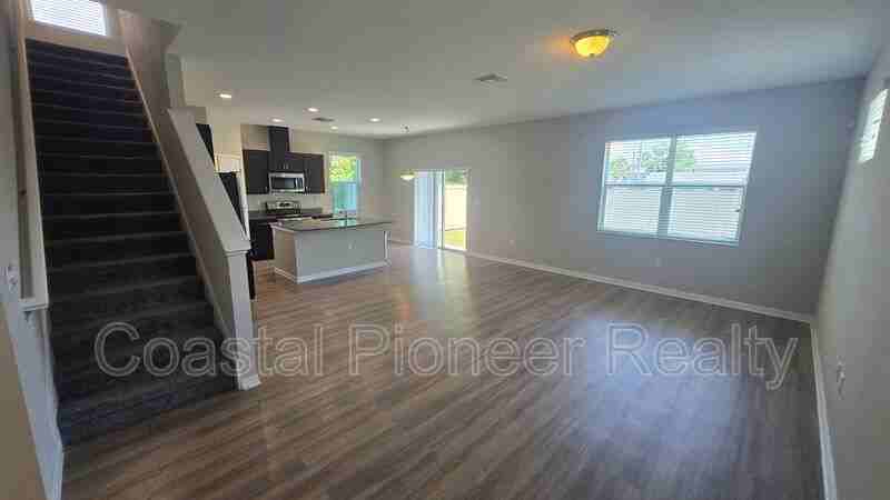 2203 E 23rd Ave - Photo 5 of 34
