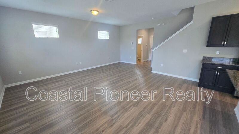 2203 E 23rd Ave - Photo 6 of 34
