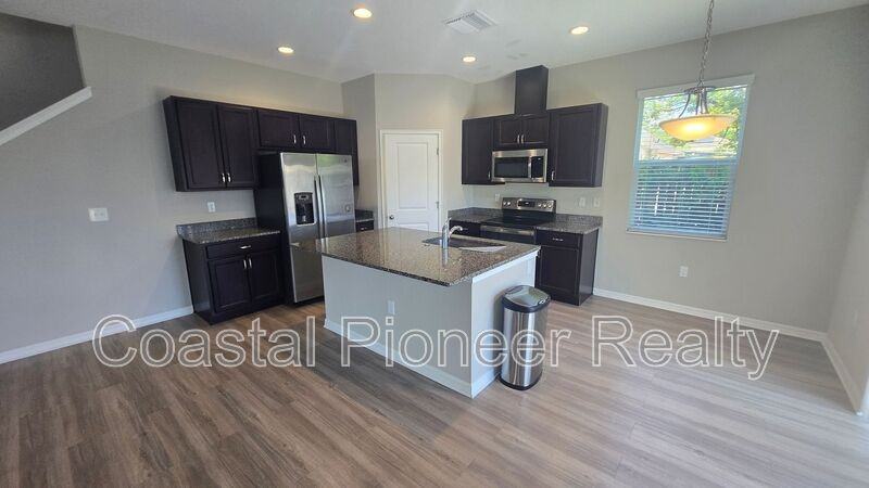 2203 E 23rd Ave - Photo 7 of 34
