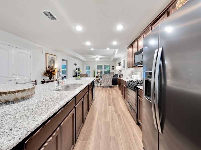 1264 Revolution Dr - Photo 6 of 21