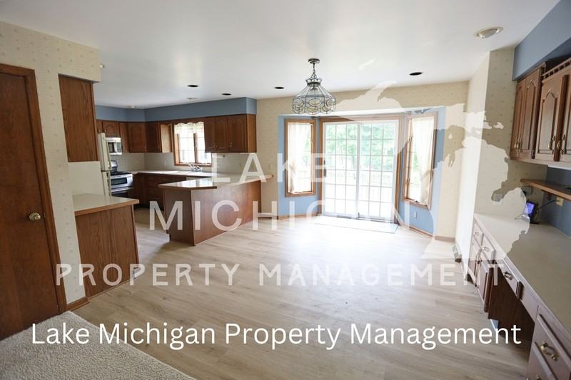 4773 64th St Sw - Photo 3 of 18