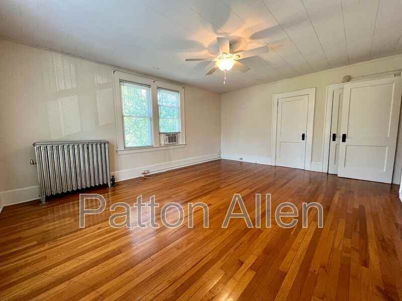 19 Saluda St #4 - Photo 5 of 22