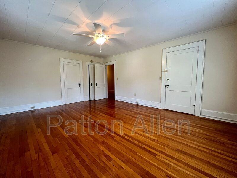 19 Saluda St #4 - Photo 6 of 22