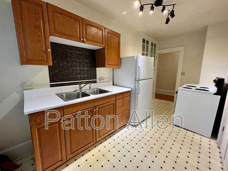 19 Saluda St #4 - Photo 7 of 22