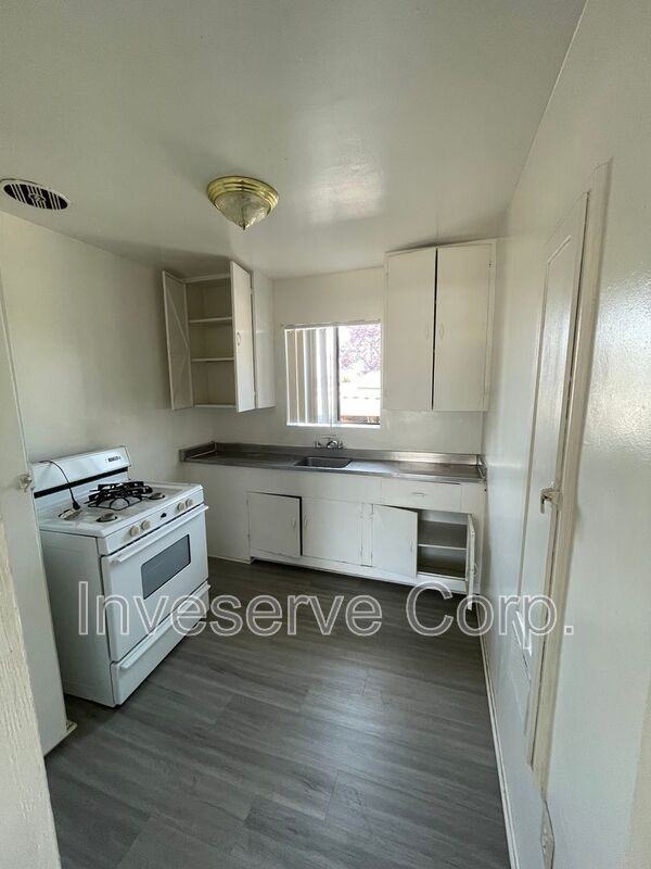 1914 W Whittier Blvd #E - Photo 3 of 5