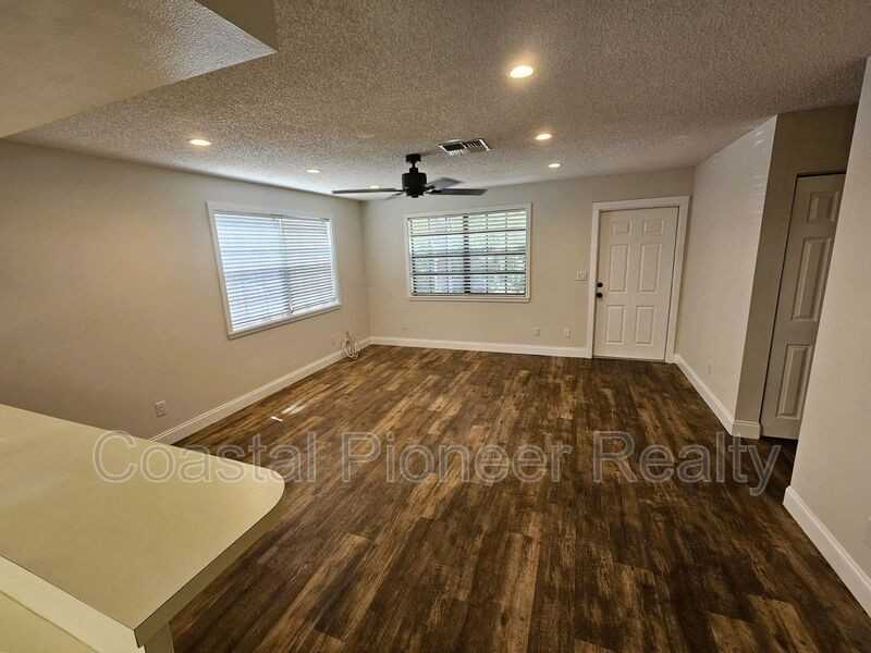 1003 Willow Pond Dr - Photo 6 of 26