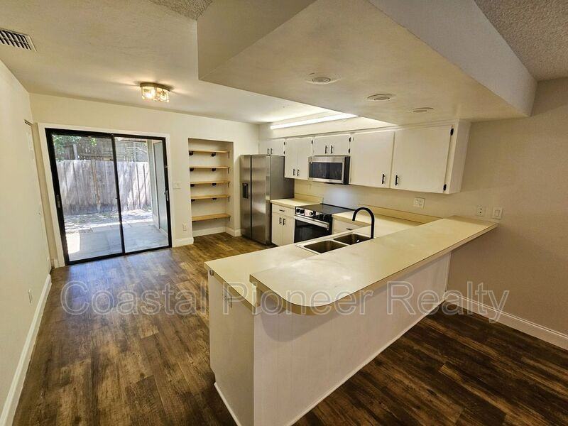 1003 Willow Pond Dr - Photo 7 of 26