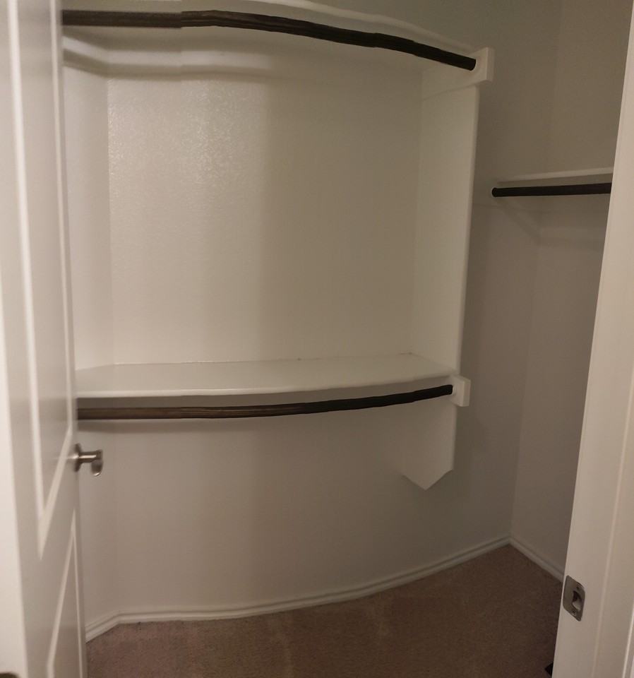 2528 Las Palmas Ln - Photo 2 of 8