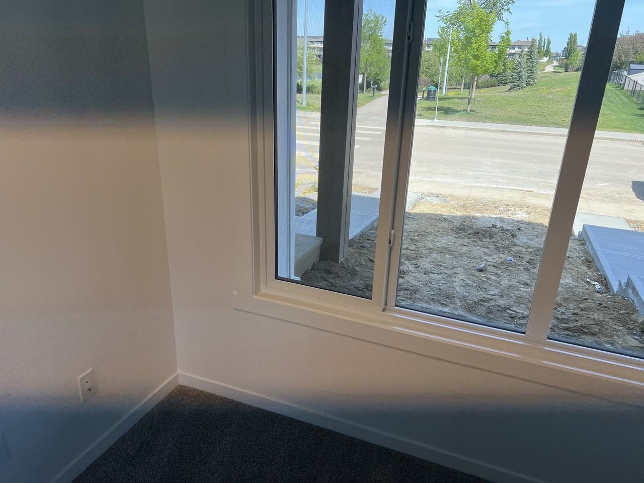 2571 25 St Nw - Photo 3 of 18