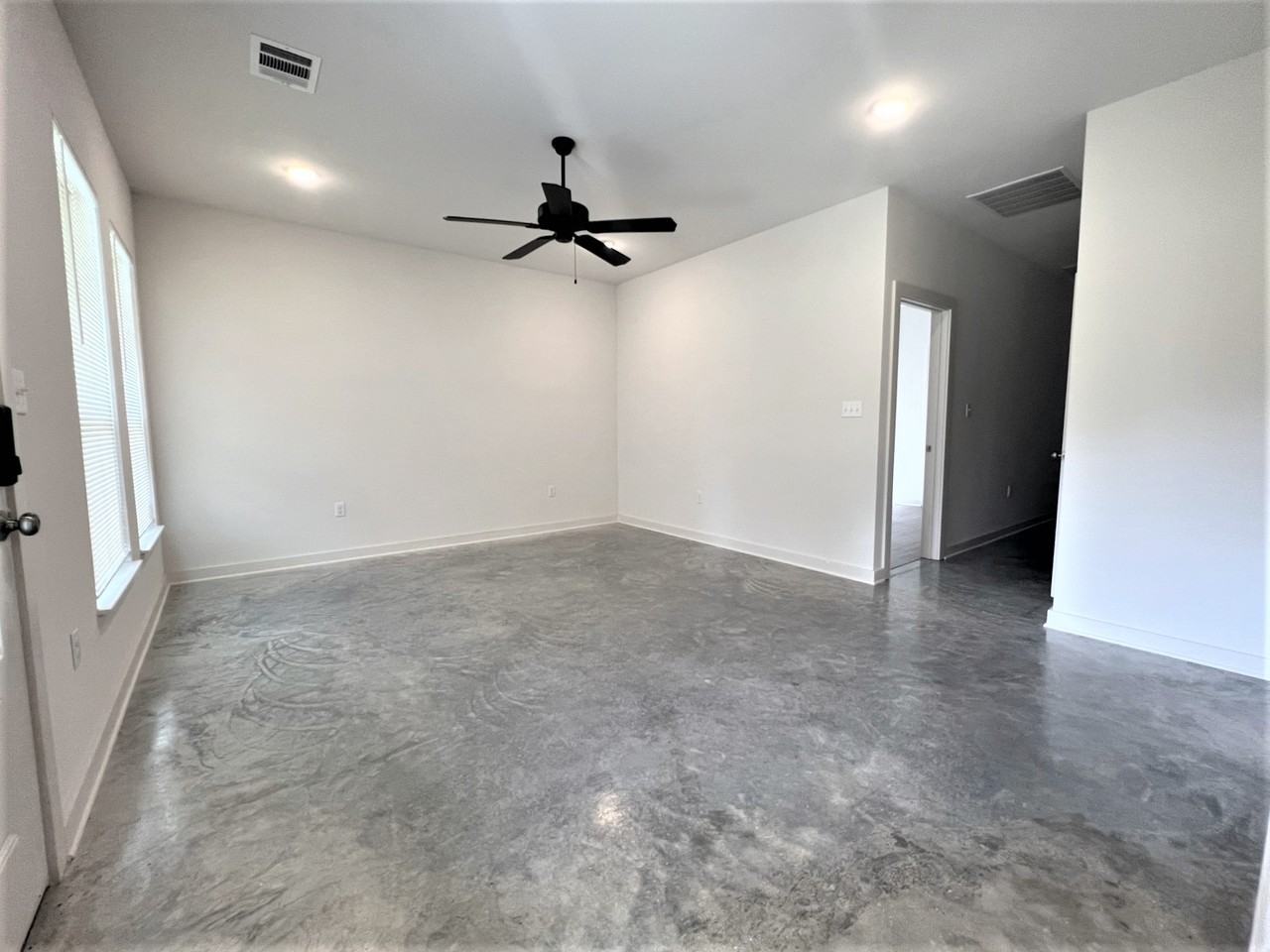 7677 River Ridge Dr - Photo 5 of 11