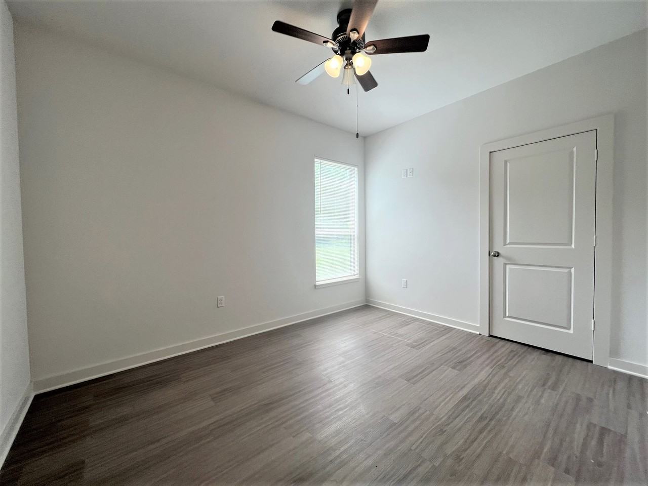 7677 River Ridge Dr - Photo 6 of 11