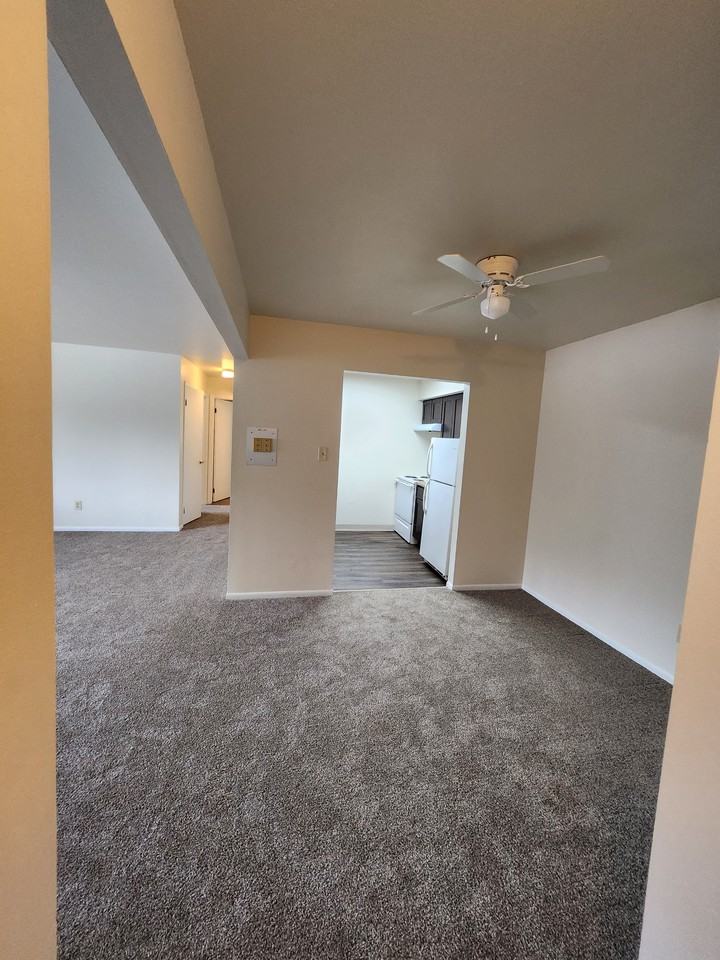 402 Glendale Blvd - Photo 3 of 8